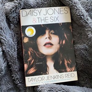 Daisy Jones & The Six Book